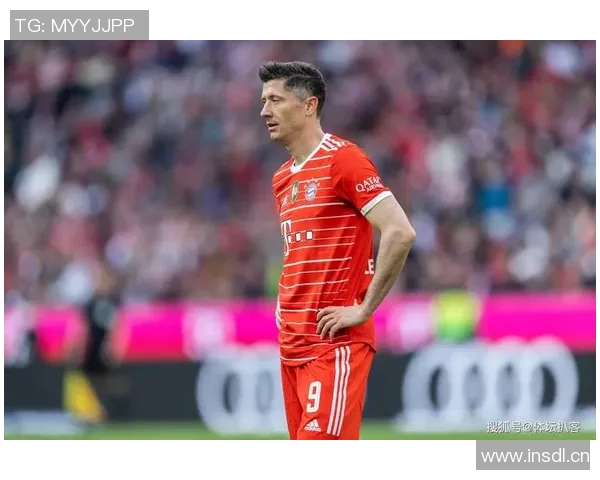 莱万回归老东家首战遭拜仁球迷嘘声四起引发热议